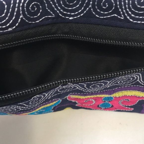 Exquisitely Hand Embroidered Clutch ✨~ 🌟NEW✨ - Picture 6 of 8